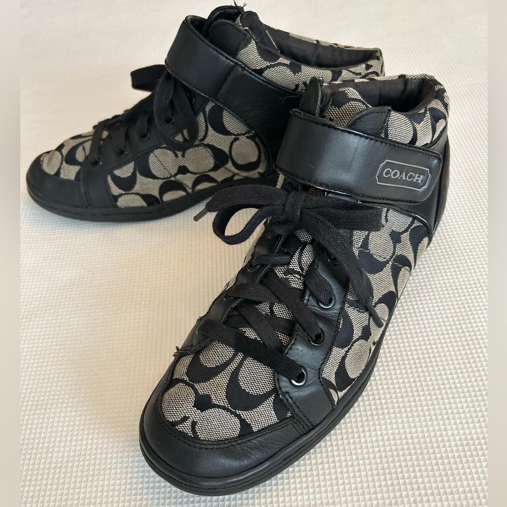 Vintage Coach Zoey Signature Sneakers - Picture 15 of 16